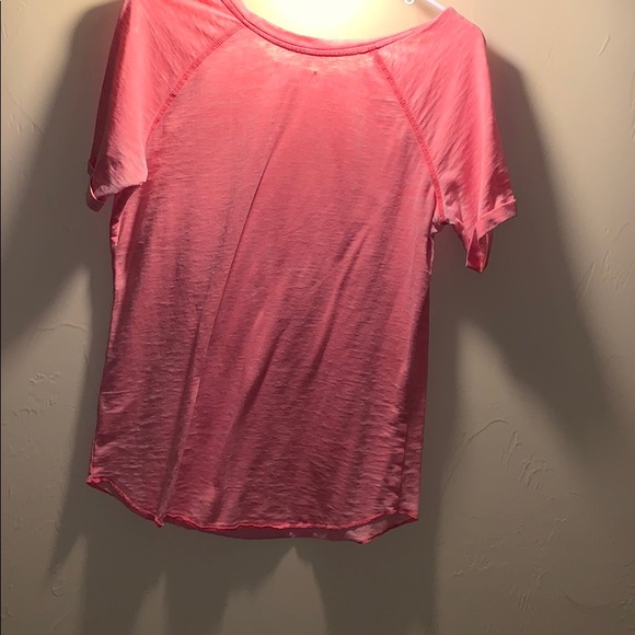 Pink t shirt - Picture 2 of 2
